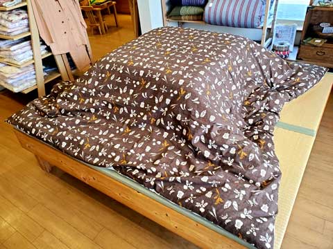 一人暮らしにちょうどいいサイズの手作りこたつ布団　三重県熊野市向井ふとん店
