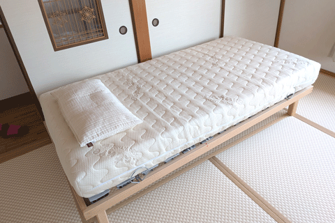 和歌山県新宮市のお客様にラテックスマットレスとウッドスプリングベッドを納品させていただきました