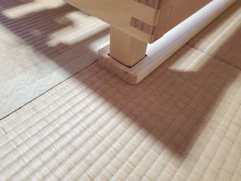 畳を傷めないベットフレーム　三重県熊野市向井ふとん店