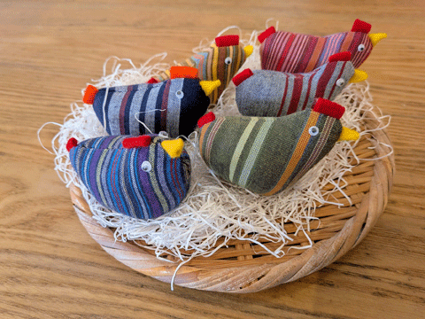 縁起のいい市木木綿の鶏です