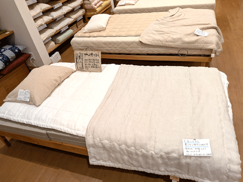 これからの季節に、サラッと気持ちよく眠れる天然素材の麻寝具取り揃えています
