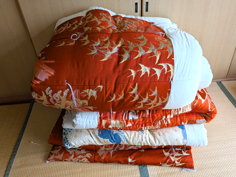 押し入れに仕舞ってあった婚礼布団、打ち直してよみがえりますよ