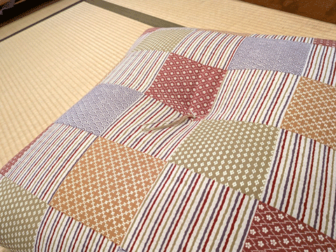 重くなった布団を打ち直し手作り座布団　三重県熊野市向井ふとん店