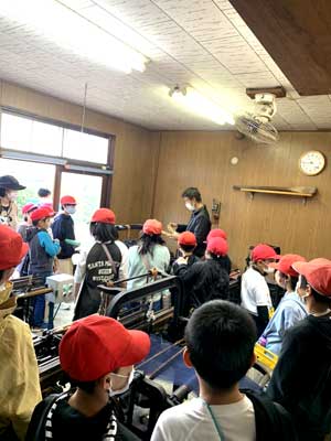 阿田和小学校の生徒たちに、市木木綿の授業をさせていただきました